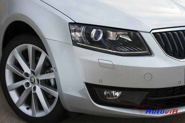 Škoda-Octavia-2013-21