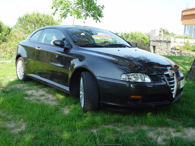 Alfa Romeo GT JTD 04