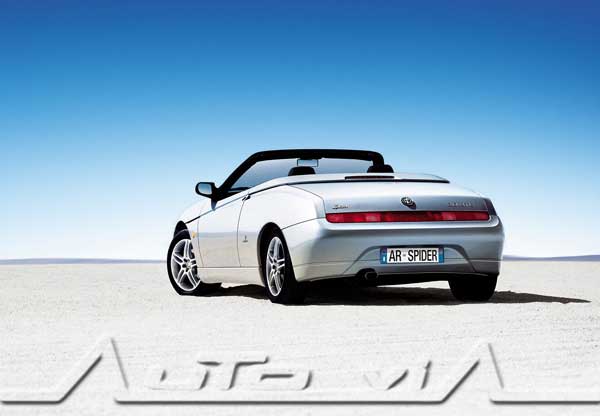 Alfa Romeo Spider 04