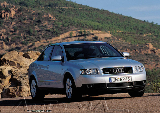 Audi A4 Hasta 2004 017