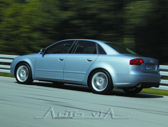 Audi A4 2004 10
