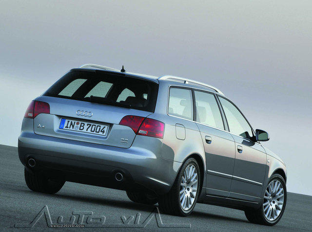 Audi A4 2004 13