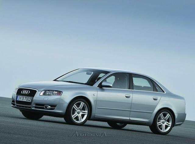 Audi A4 2004 25