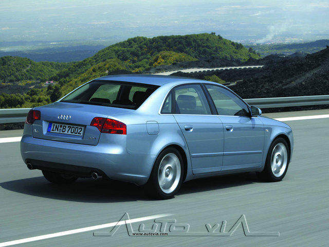 Audi A4 2004 8