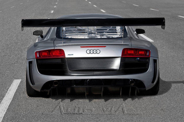 Audi R8 Competicion 02