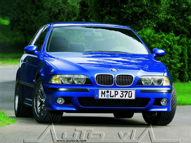 BMW M5 1