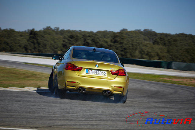 BMW M4 Coupé 2013 09