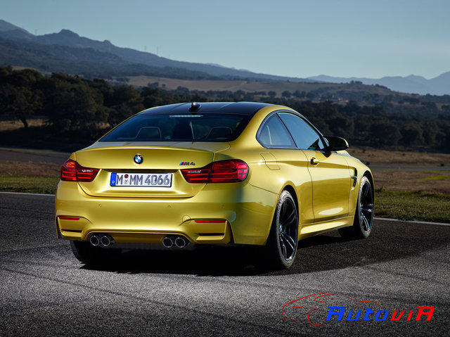 BMW M4 Coupé 2013 16