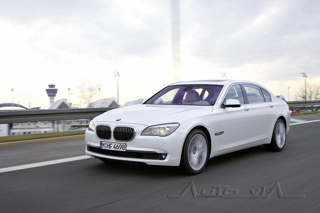 BMW 760i - 07