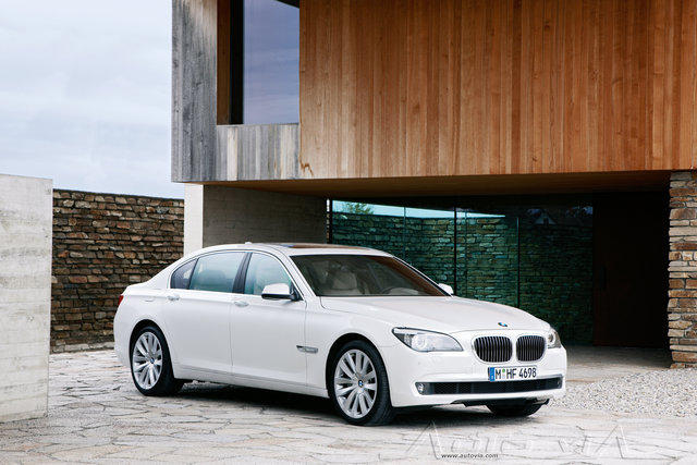 BMW 760i - 15