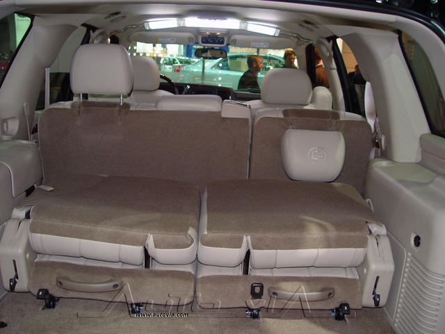 Cadillac Escalade 4 001