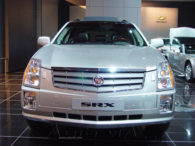 Cadillac SRX 2 001