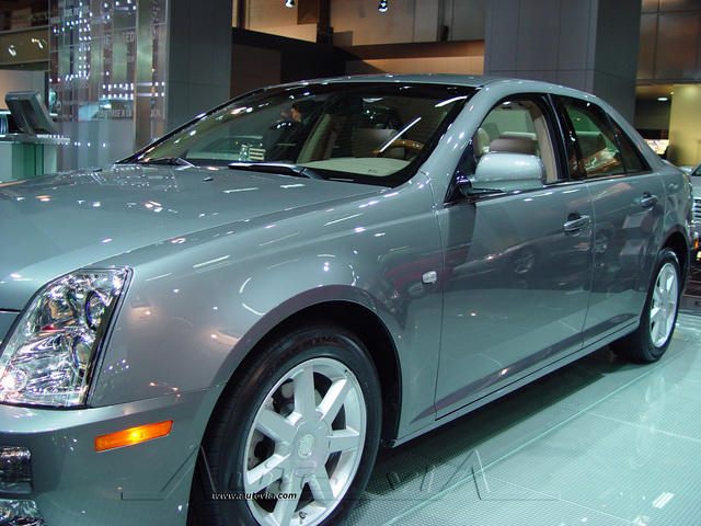 Cadillac STS 4 001