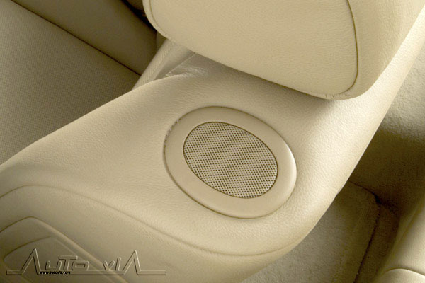 Cadillac STS interior 7