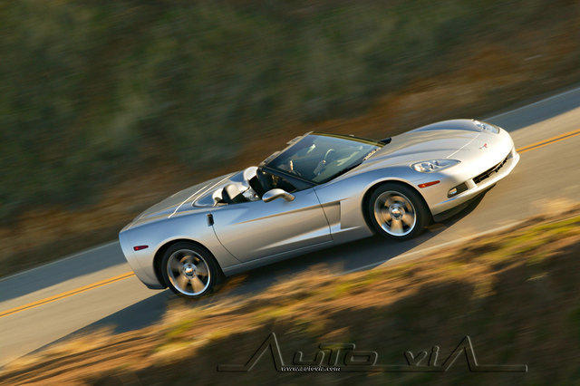 Chevrolete Corvette Convertible 14