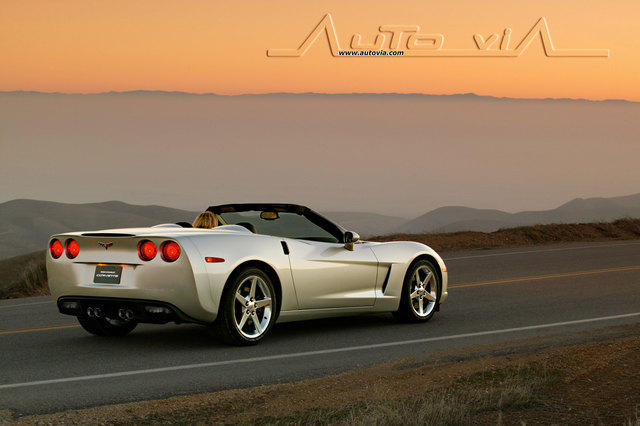 Chevrolete Corvette Convertible 17