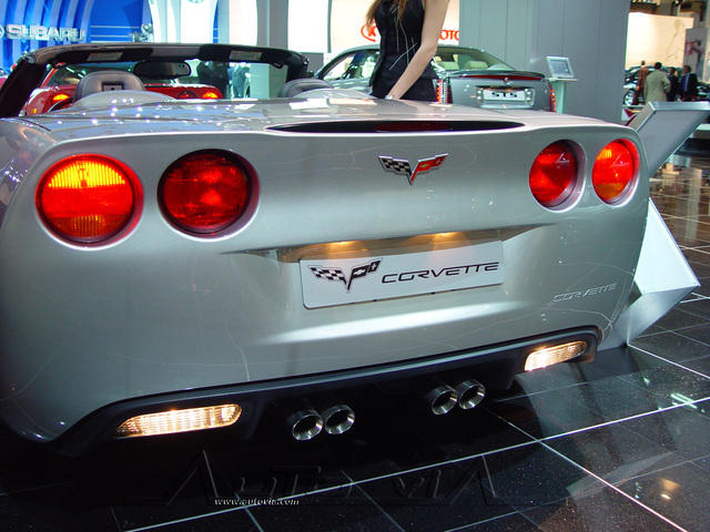 Chevrolete Corvette Convertible 32