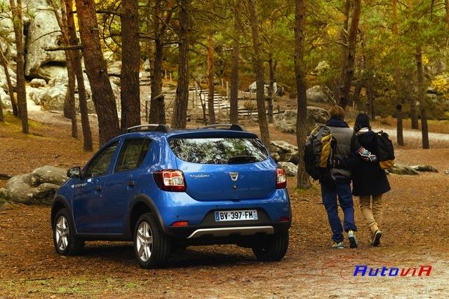 Dacia-Sandero-Stepway-2012-10