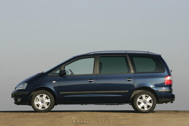 ford galaxy 02