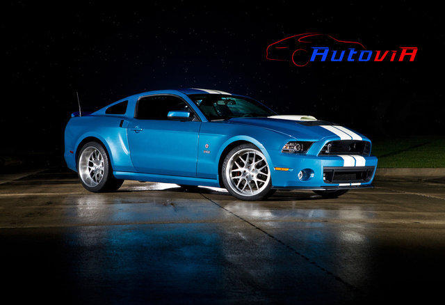 Ford Mustang Shelby GT500 Cobra 2013 01