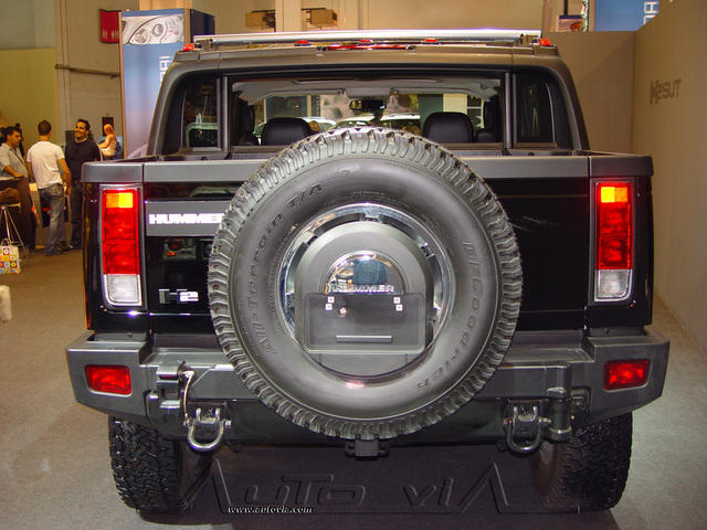 Hummer H2 SUT 3 001