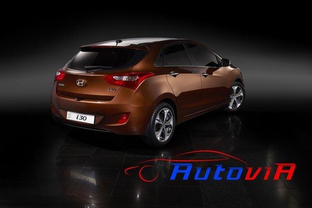 Hyundai - Nuevo i30 2011 - 03.jpg