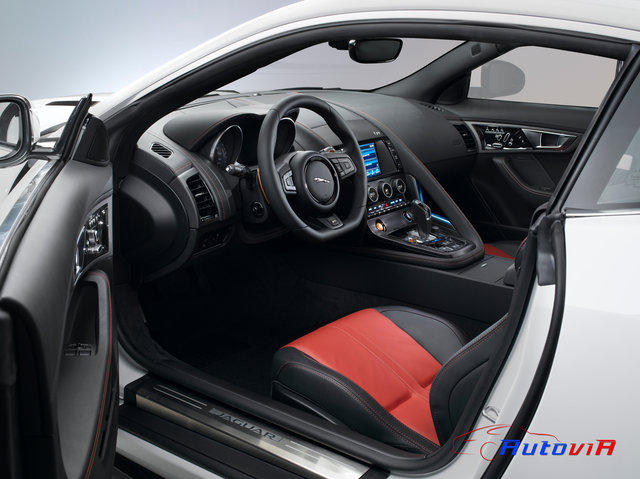 Jaguar F-Type R Coupé 2013 25