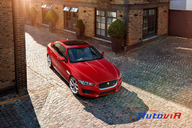 Jaguar XE S 2014 03