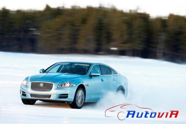 Jaguar-XJ-AWD Testing