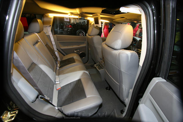 Jeep Grand Cherokee SRT8 10