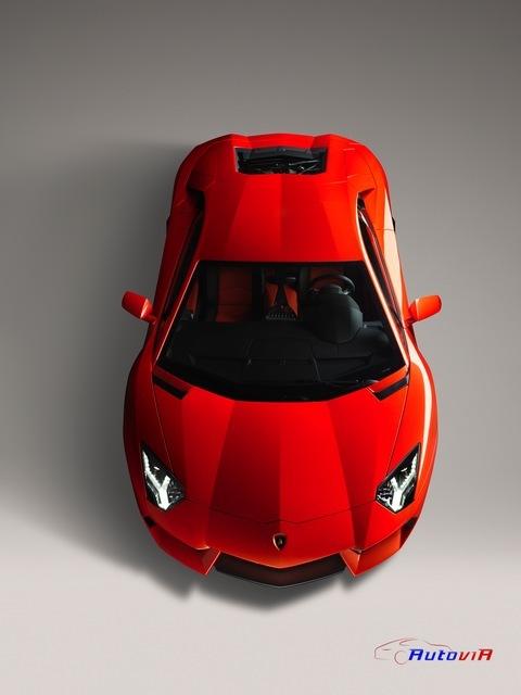 Lamborghini Aventador LP 700-4 2011 001