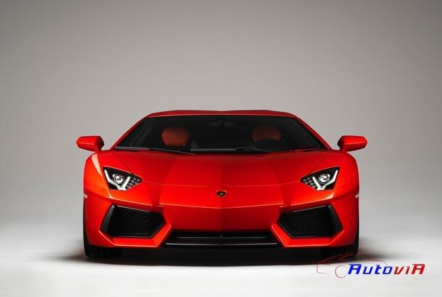 Lamborghini Aventador LP 700-4 2011 003