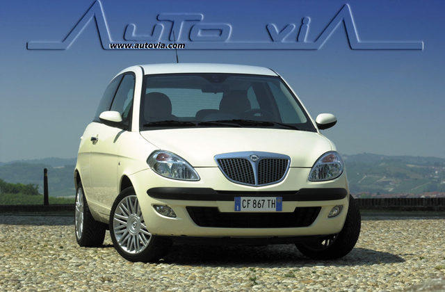 Lancia Ypsilon 18