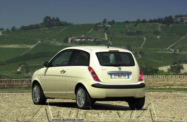 Lancia Ypsilon 22