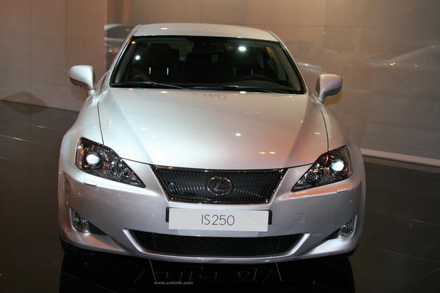 Lexus IS 1