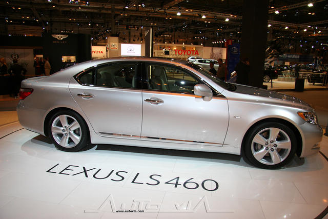Lexus LS 1