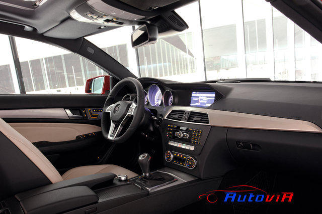 Mercedes-Benz Clase C Coupé - Interior 02