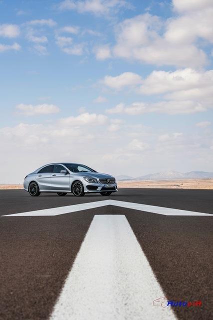 Mercedes-Benz-Clase-CLA-2013-28