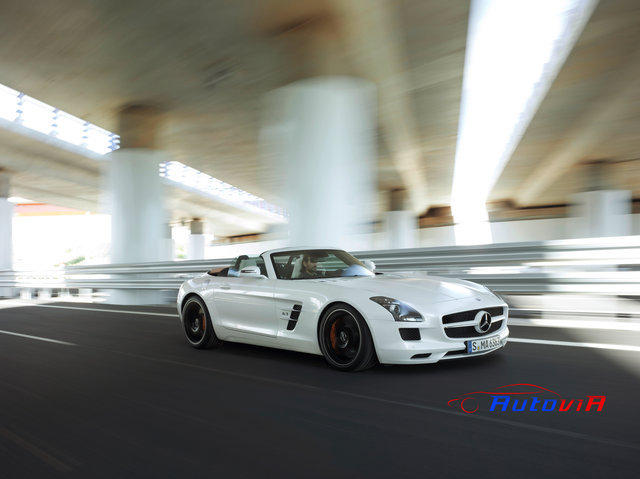 Mercedes-Benz SLS AMG Roadster - 17