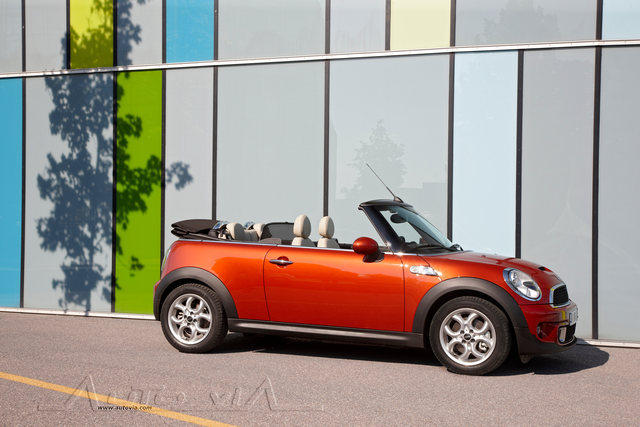 MINI Cooper S Convertible 2010 03