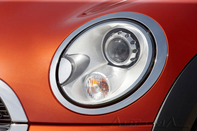 MINI Cooper S Convertible 2010 08