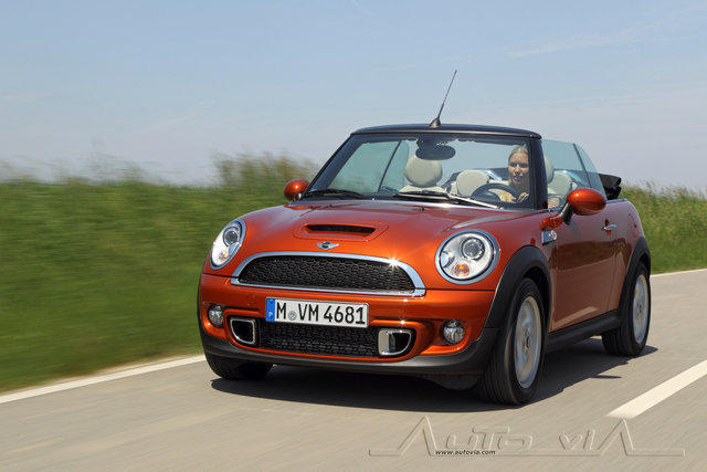 MINI Cooper S Convertible 2010 12