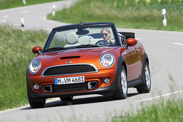 MINI Cooper S Convertible 2010 17