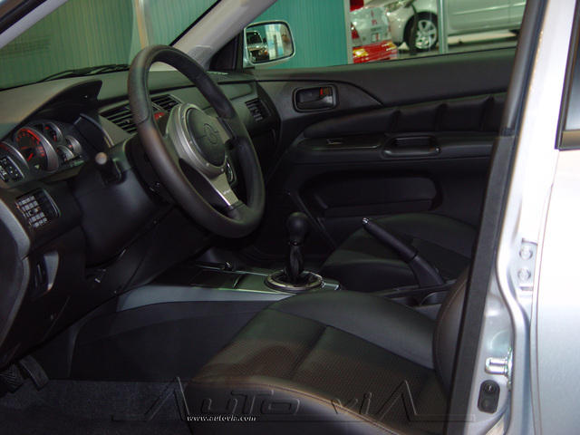 Miotusubishi Lancer Evolution VII 7