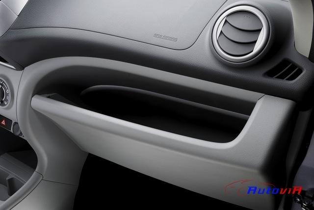 Nissan Pixo 2012 041