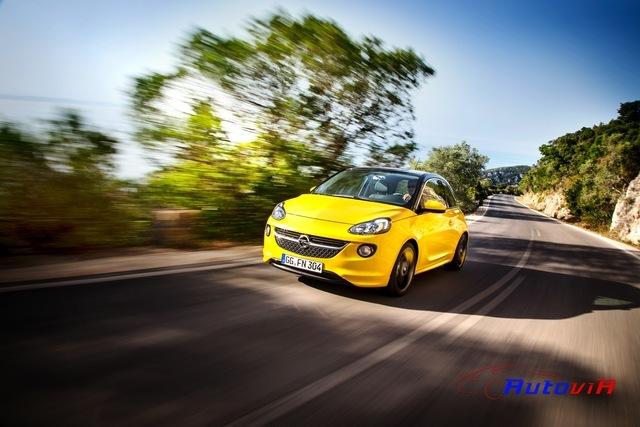 Opel-Adam-2012-Movimiento-034