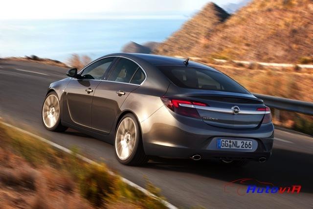 Opel Insignia 2013 01