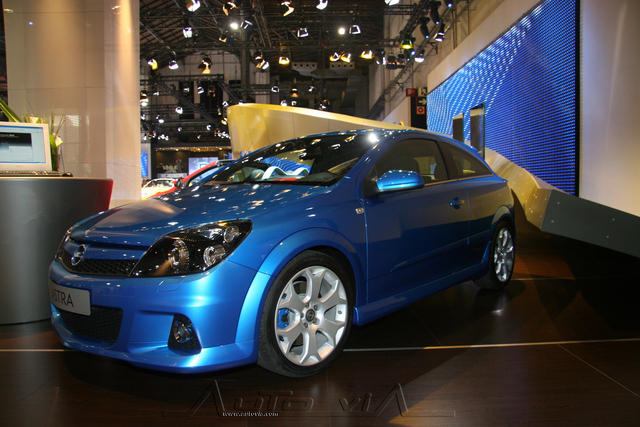 Opel Astra OPC 01