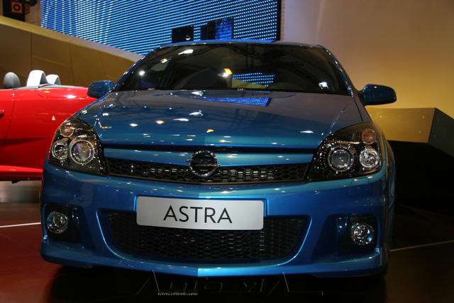 Opel Astra OPC 02