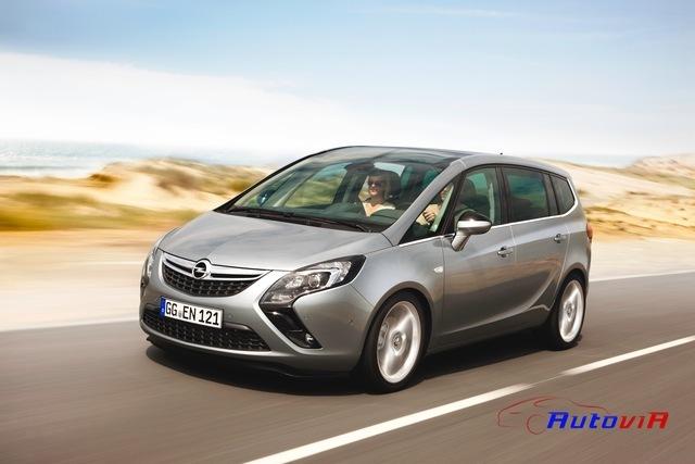 Opel Zafira Tourer 2013 00